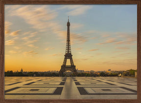 AMANECER EN TROCADERO Poster