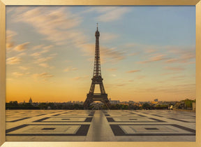 AMANECER EN TROCADERO Poster