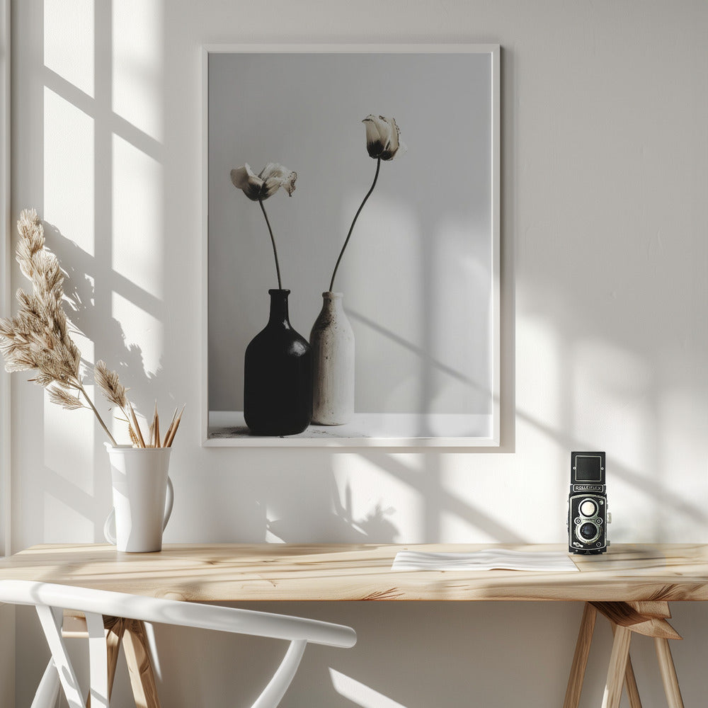 Black And White Vase No 2 Poster