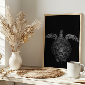 Green turtle on black and white Poster