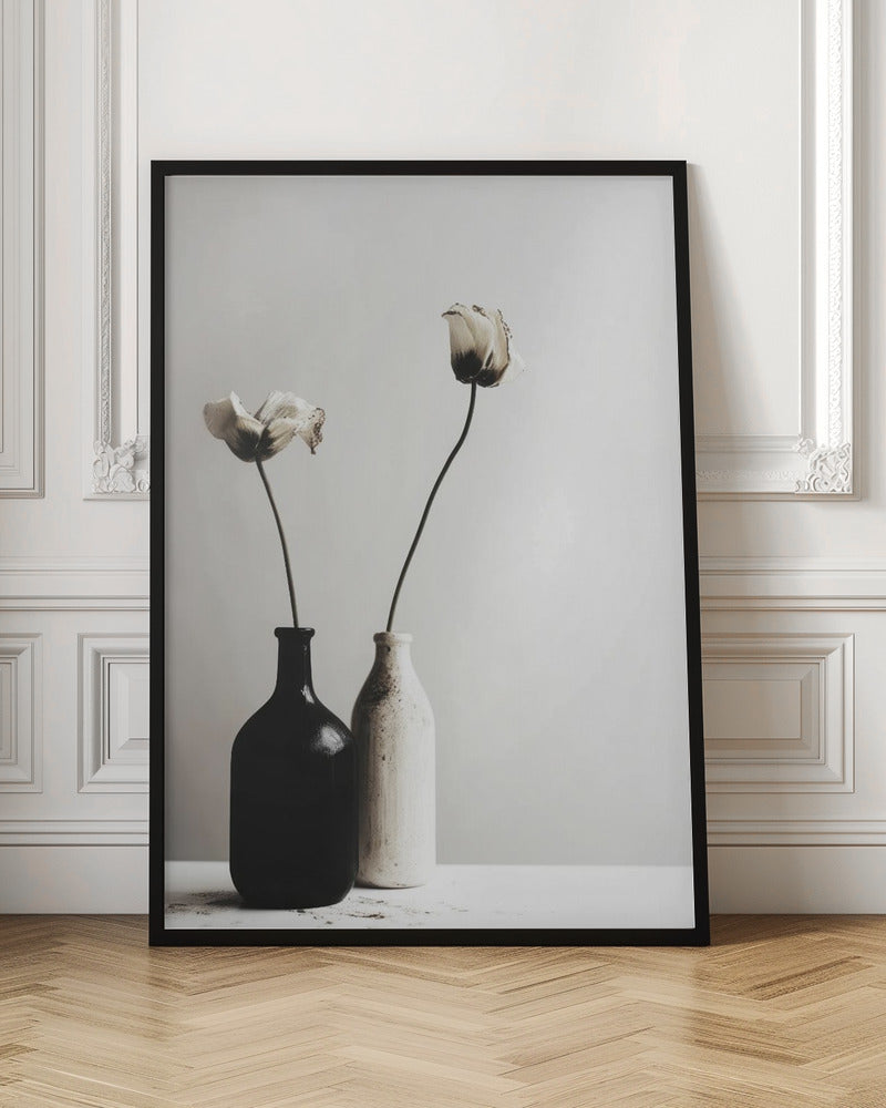 Black And White Vase No 2 Poster