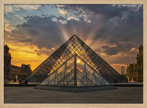 Pirámide del Louvre Poster