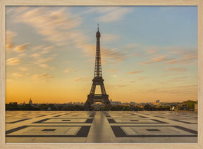 AMANECER EN TROCADERO Poster