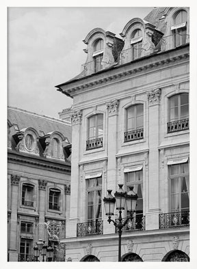 Parisbuilding7bw Ratio2x3 Poster